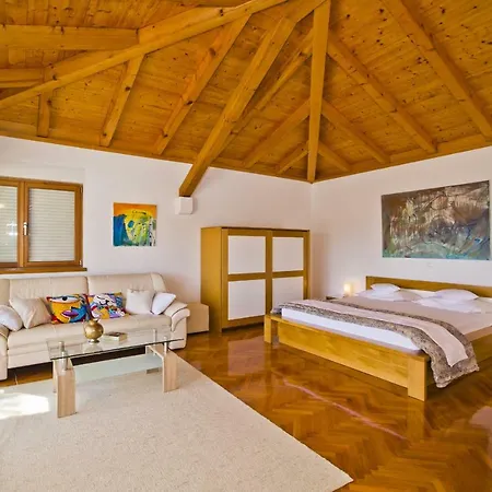 Διαμέρισμα Castle Stambuk *