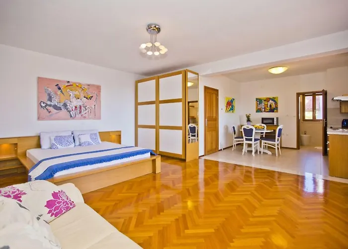 Castle Stambuk Apartman *