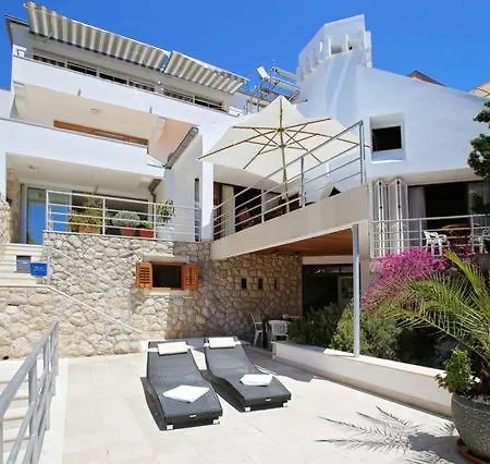 Daire Castle Stambuk *